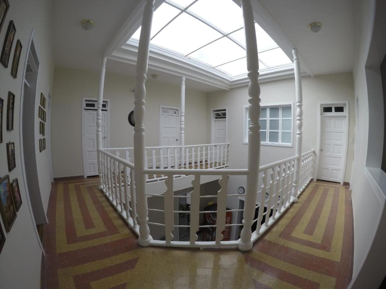 Nomad Hostelメデジン エクステリア 写真